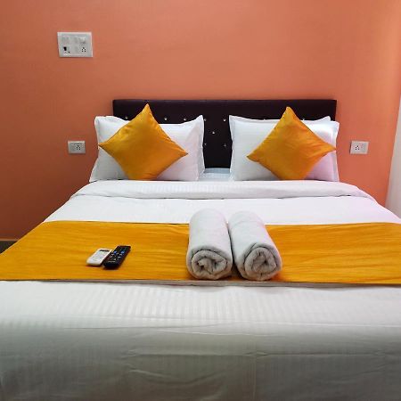 Om Baga Residency Hotel Buitenkant foto