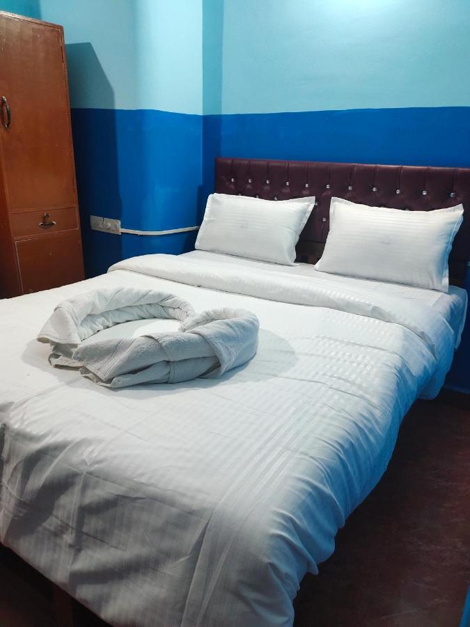 Om Baga Residency Hotel Buitenkant foto